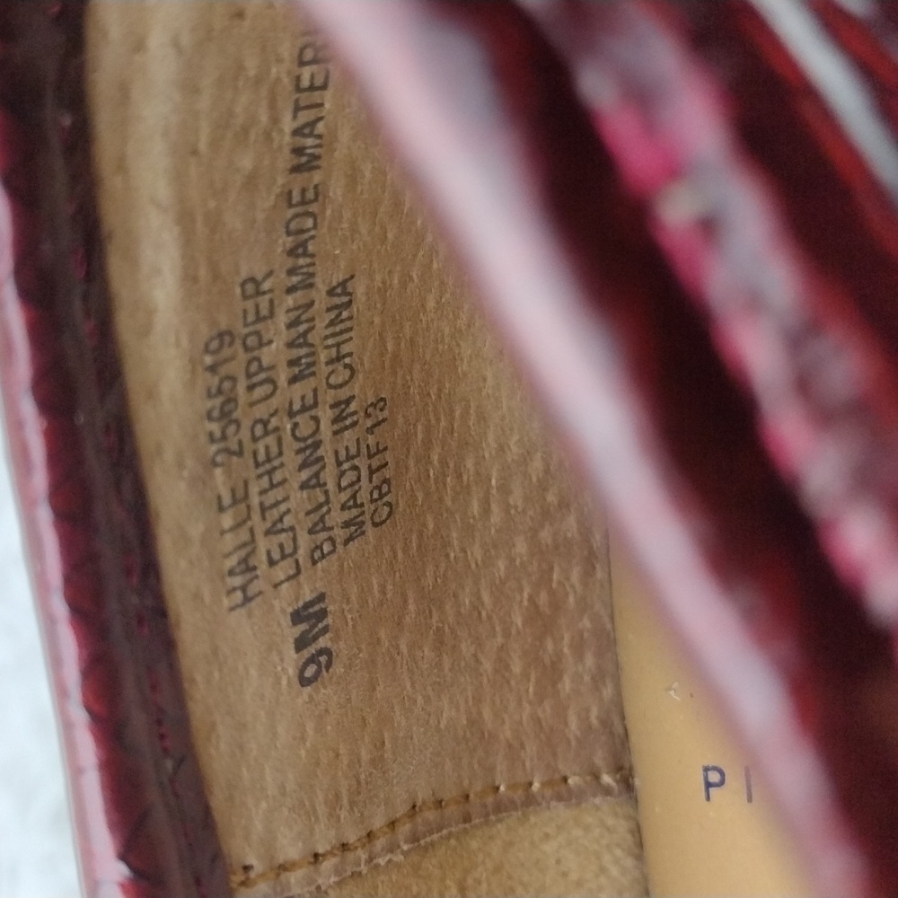 Nurse Mates Pillow Top Halle Burgundy Snakeskin Leather Round Toe Clog Shoes - Picture 12 of 16